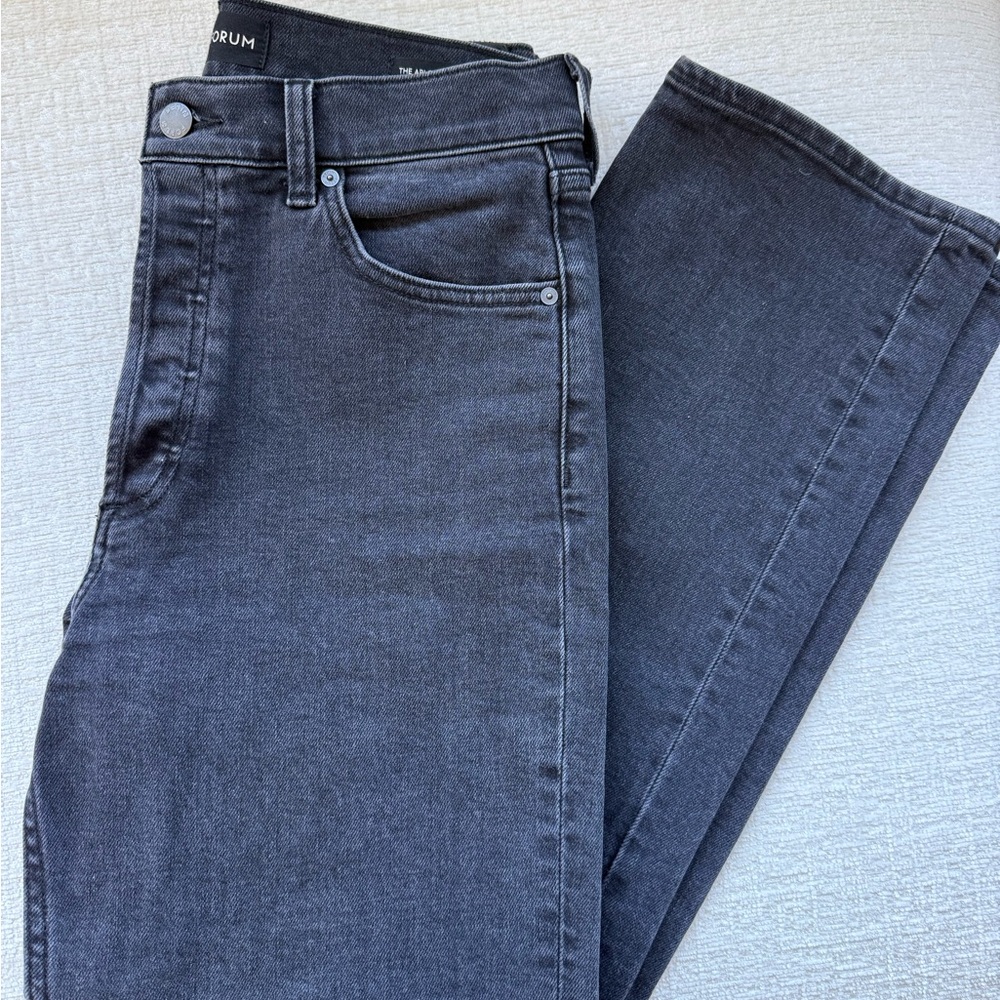 Aritzia Denim Forum The Arlo High Rise Straight Black Jeans Size 28